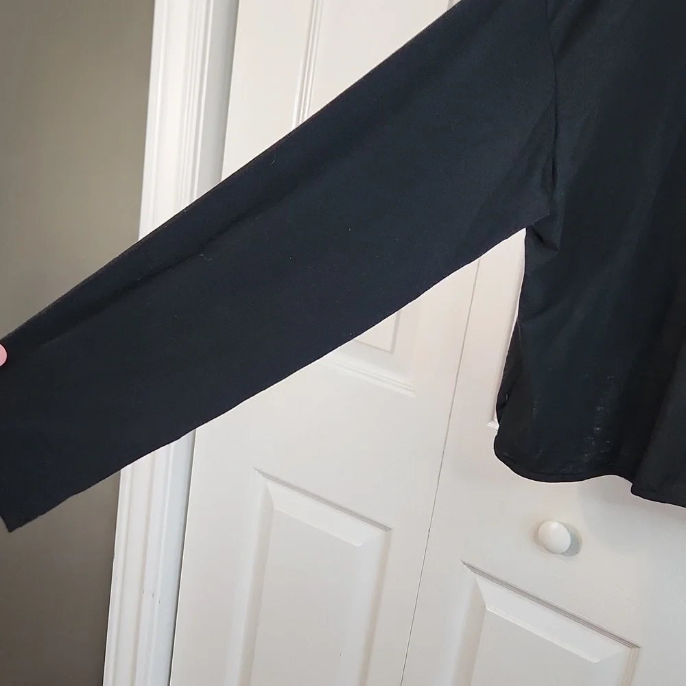 Chic Me Black Long Sleeve Top Size‎ XL Criss Cross Back With Pearls Chic Evening